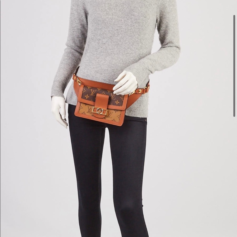 🔥LOUIS VUITTON🔥/Monogram  Canvas Dauphine Bumbag Bag/Gently Used/Box included - Picture 2 of 16